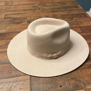 Tan Hat